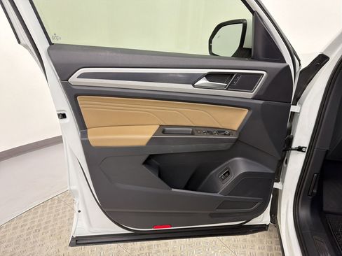 Used 2022 Volkswagen Atlas Cross Sport SEL R-Line image 22