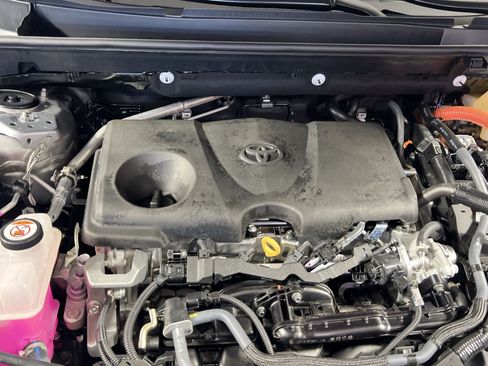 Used 2025 Toyota RAV4 XLE AWD/4WD image 29