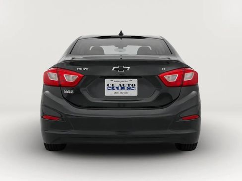 Used 2018 Chevrolet Cruze LT w/ Convenience Package FWD image 6