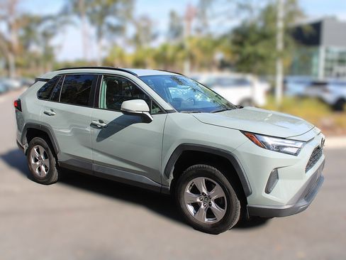Used 2022 Toyota RAV4 XLE image 14