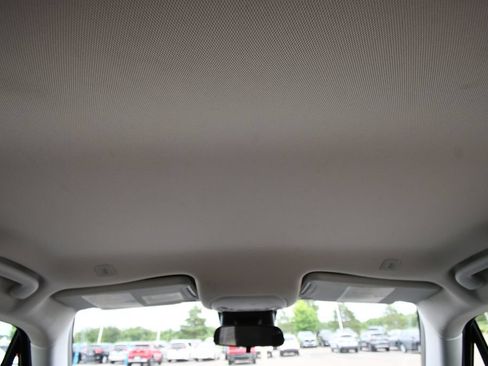 Used 2023 Jeep Renegade Latitude AWD/4WD image 17
