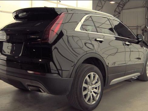 Used 2021 Cadillac XT4 Premium Luxury image 3