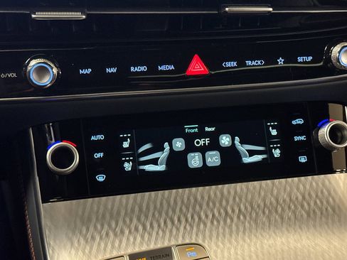 New 2026 Genesis GV70 2.5T Sport Prestige AWD/4WD image 21
