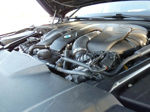 Used 2016 BMW 750i xDrive image 95