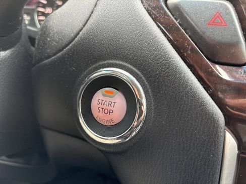 Used 2015 Nissan Pathfinder SL w/ SL Tech Package image 19