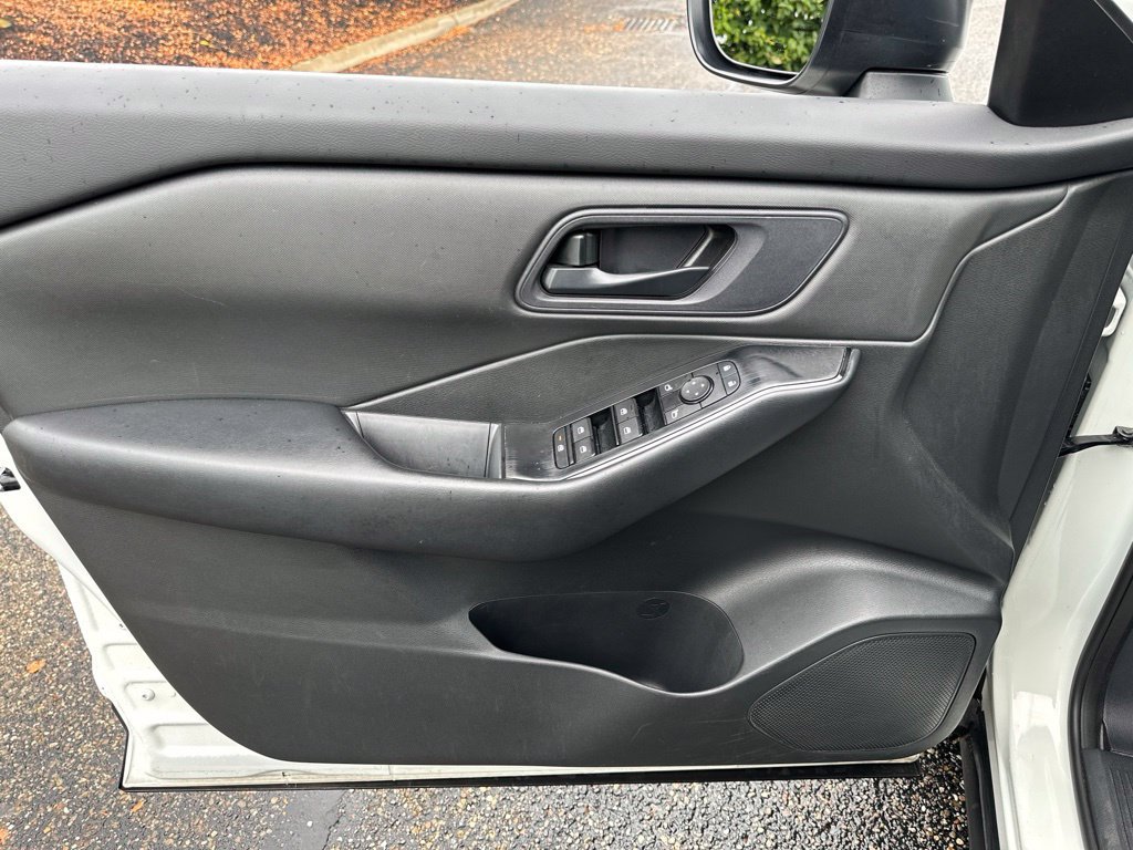 Used 2024 Nissan Rogue S AWD/4WD image 36
