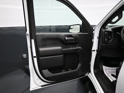 Used 2024 Chevrolet Silverado 1500 Custom Trail Boss w/ Turbomax Blackout Package AWD/4WD image 10