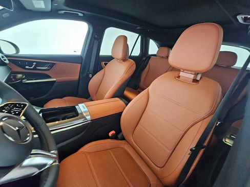 Used 2026 Mercedes-Benz GLC 300 image 21