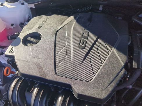 Used 2025 Kia Sportage SX image 31