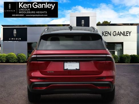 Used 2025 Lincoln Nautilus Reserve w/ Jet Appearance Package image 5