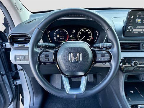 Certified 2024 Honda Pilot Touring image 13