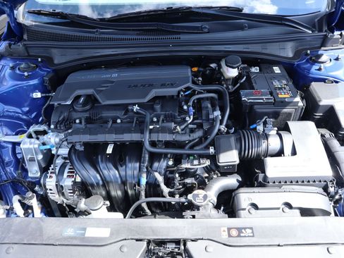 New 2025 Hyundai Elantra Sport image 6