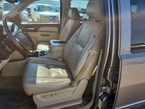 Used 2011 GMC Yukon XL Denali AWD/4WD image 27