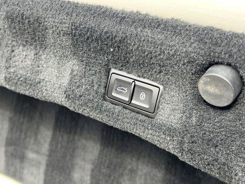 Used 2021 Bentley Continental GT image 23