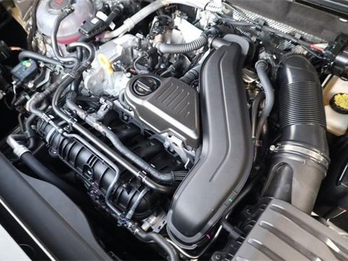 New 2025 Volkswagen Taos SE image 25