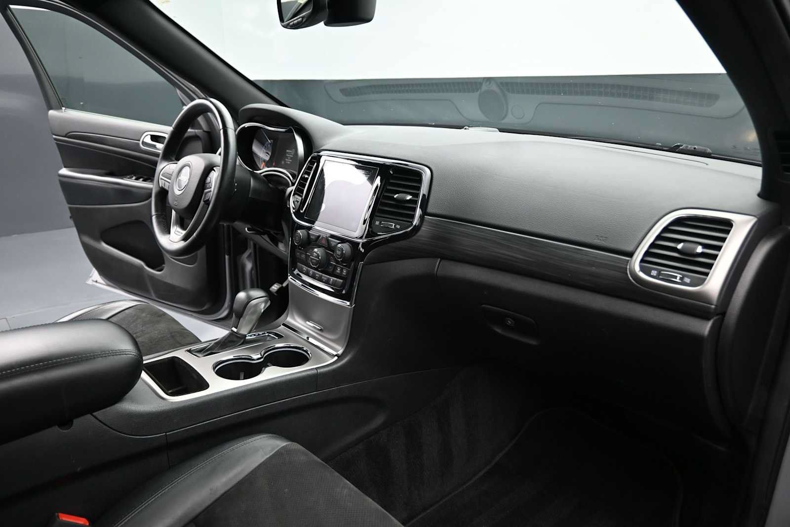 Used 2019 Jeep Grand Cherokee Altitude AWD/4WD image 21