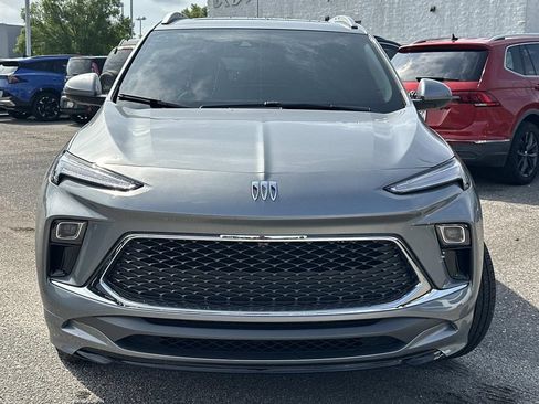 Used 2024 Buick Encore GX Avenir FWD image 2