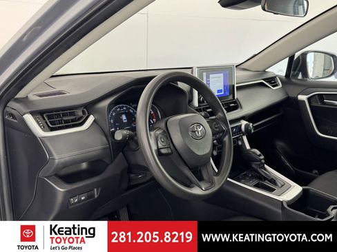 Used 2025 Toyota RAV4 XLE image 15
