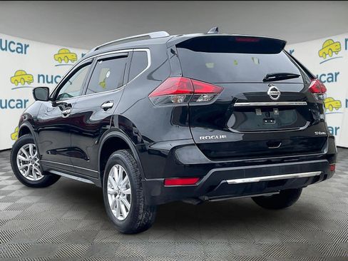 Used 2018 Nissan Rogue SV w/ Premium Package image 4