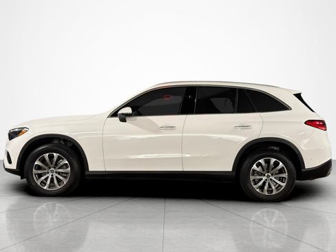 Used 2025 Mercedes-Benz GLC 300 image 2