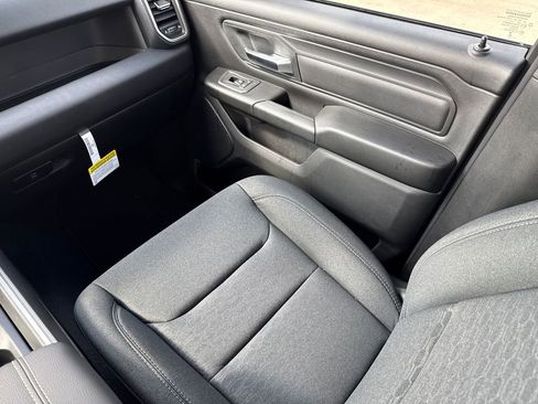 New 2026 RAM 1500 Express AWD/4WD image 16
