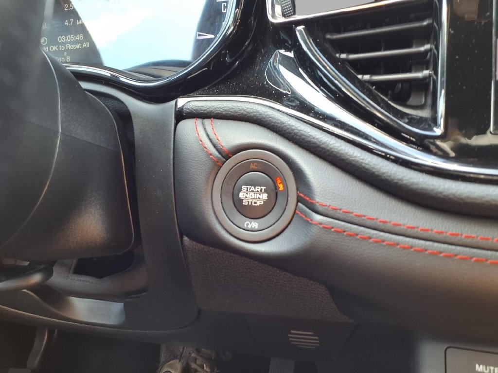 Used 2025 Dodge Durango GT AWD/4WD image 9