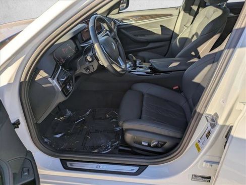 Certified 2023 BMW 530i w/ Convenience Package image 17