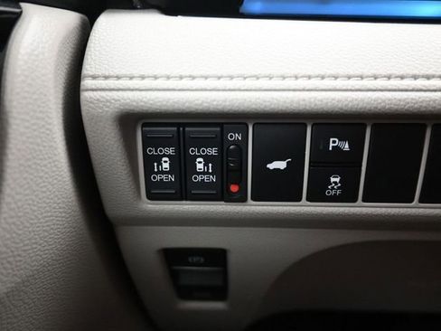 Certified 2025 Honda Odyssey Touring image 19