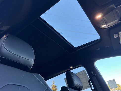 New 2026 Chrysler Pacifica Limited image 22