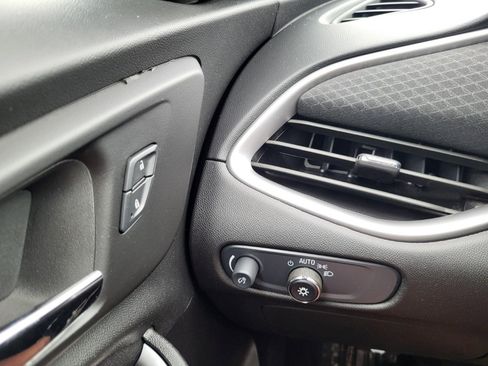 Used 2025 Chevrolet Malibu LT image 25