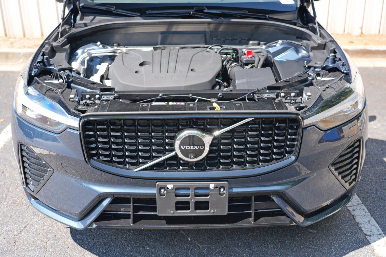 Used 2025 Volvo XC60 B5 Plus w/ Protection Package Premier AWD/4WD image 8