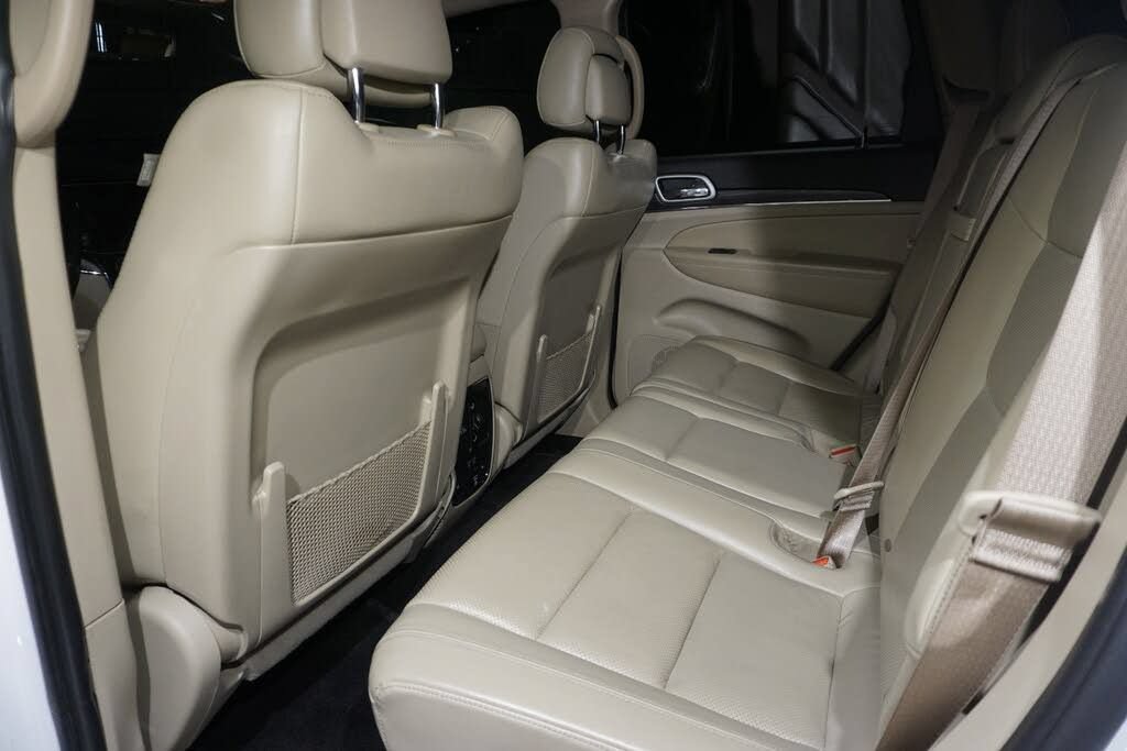 Used 2021 Jeep Grand Cherokee Limited AWD/4WD image 23