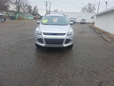 Used 2015 Ford Escape SE w/ Equipment Group 201A image 8