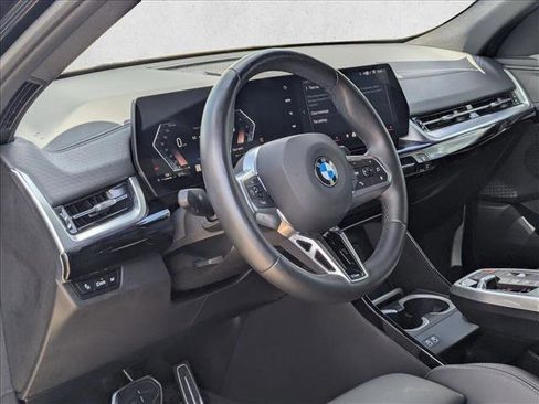 Used 2025 BMW X2 xDrive28i image 10