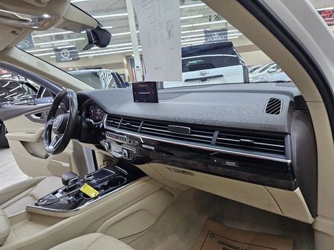 Used 2017 Audi Q7 3.0T Prestige w/ Prestige Package image 22