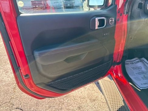 Used 2020 Jeep Gladiator Overland image 10