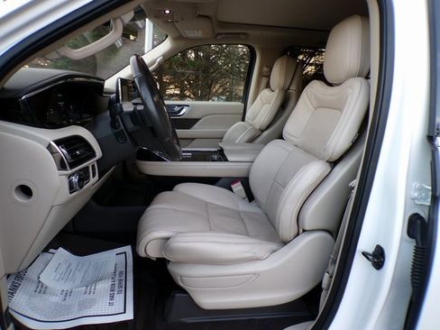 Used 2019 Lincoln Navigator L Reserve image 18