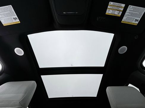 Used 2023 Ford F150 Lightning Platinum image 38