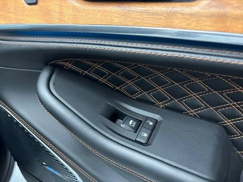 Used 2025 Jeep Grand Cherokee L Summit AWD/4WD image 31
