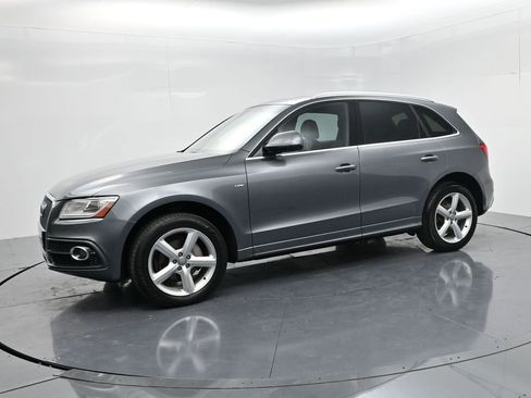 Used 2017 Audi Q5 2.0T Premium Plus w/ Technology Package image 4