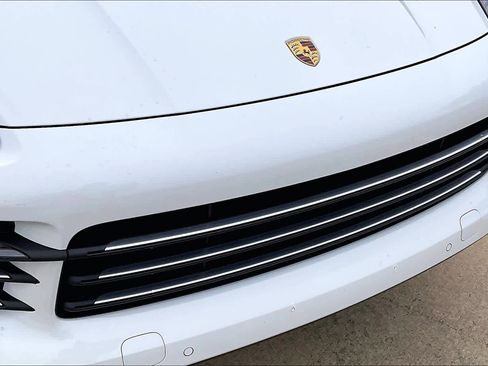 Used 2023 Porsche Cayenne AWD/4WD image 29