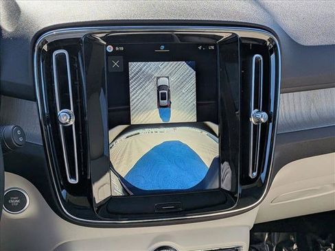 New 2026 Volvo XC40 B5 Plus w/ Protection Package Premier AWD/4WD image 15