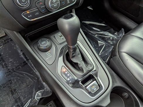 Certified 2020 Jeep Cherokee Latitude Plus image 27