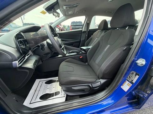 Used 2024 Hyundai Elantra SEL FWD image 11