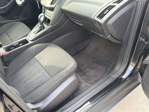Used 2015 Ford Focus SE FWD image 70
