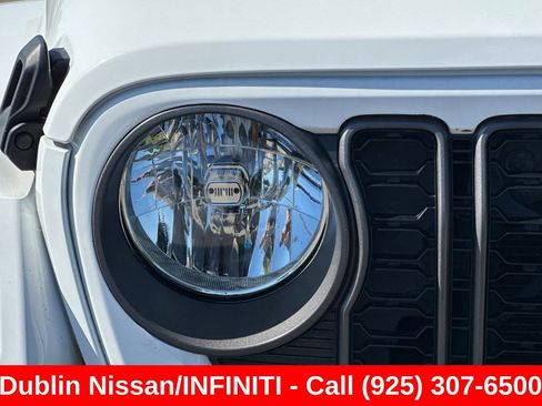 Used 2024 Jeep Wrangler Unlimited AWD/4WD image 47