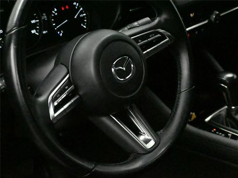 Used 2021 MAZDA MAZDA3 s image 8