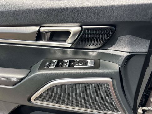 Used 2025 Kia Telluride LX FWD image 20