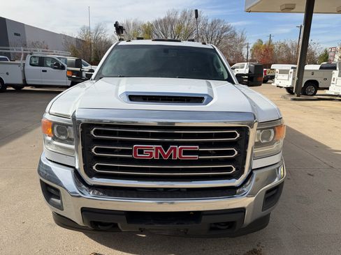 Used 2019 GMC Sierra 3500 4x4 Crew Cab w/ Sierra Convenience Package image 8