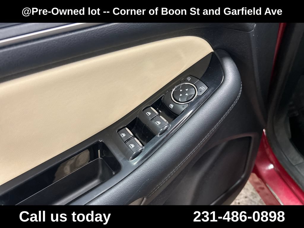Used 2020 Ford Edge SEL w/ Convenience Package AWD/4WD image 16